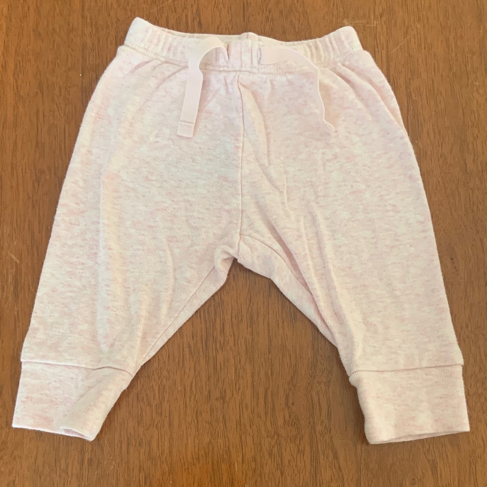 🍓3/$10 GAP Soft Pink Kids Bottoms size 0-3m